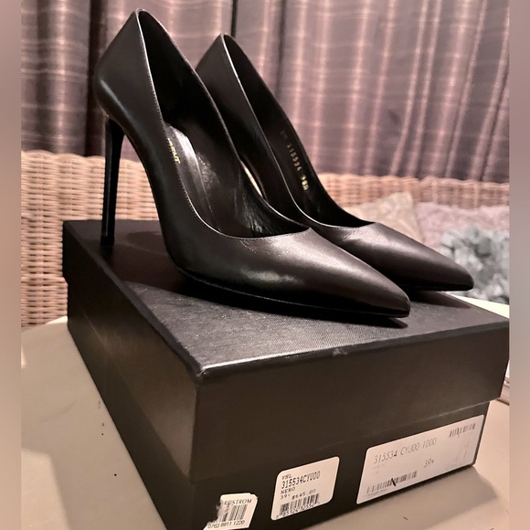 YVES SAINT LAURENT PARIS 105 Pumps CLASSIC Black Seta Calf YSL 39.5 w/Box & Bag - Picture 1 of 14